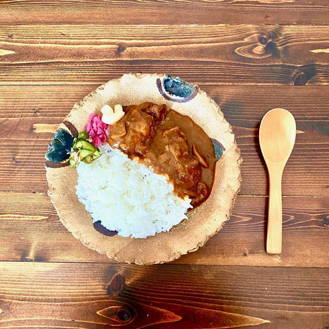【おすすめパウチ②】牛たん炭焼きの名店 「利久」の大きな「牛たんカレー」
