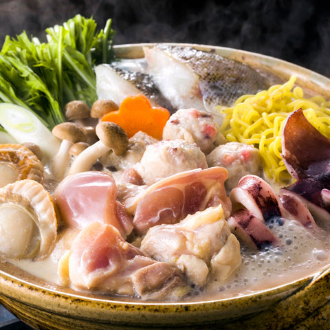 【北海道】 鶏白湯鍋 Bセット( 鶏もも肉200g・いか・帆立・助宗鱈・つみれ・生ラーメン・たれ)