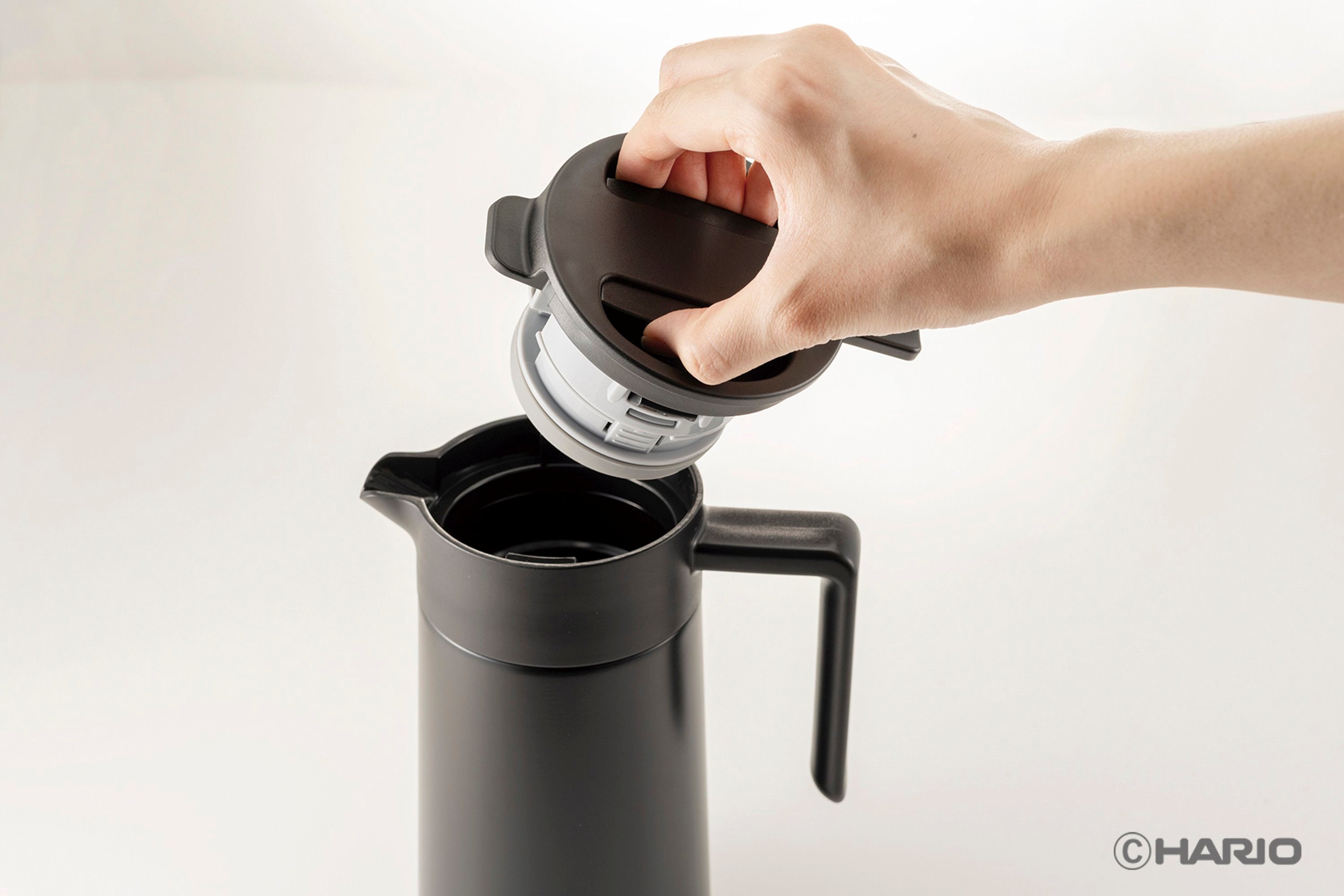 HARIO｜セラミックコーティング 真空二重保温ポット（600ml）CHP-600-B